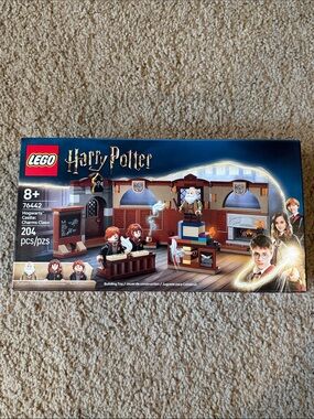 Lego Harry Potter Hogwarts Castle: Charms Class Playset